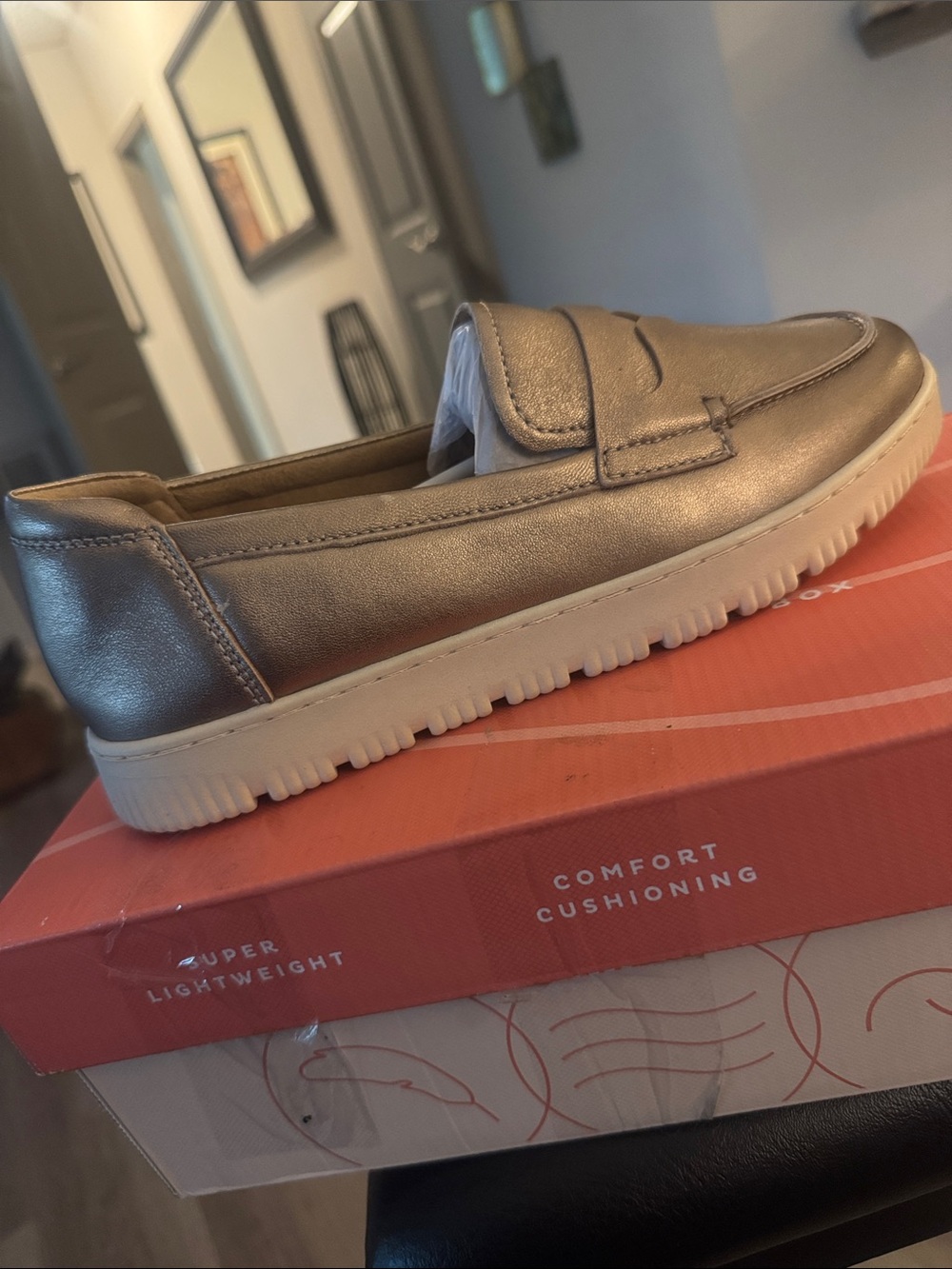 Easy Spirit🔥
Women's Karin eFlex Slip-On Loafers🔥 Bronze Leather🔥BRAND NEW